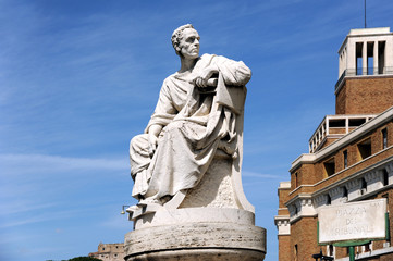 Fototapeta na wymiar Figura Rzym przed Pałacu Sprawiedliwości