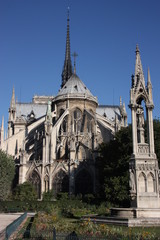 Fototapeta na wymiar Apsydy katedry Notre-Dame