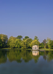 Fototapeta na wymiar Mały pawilon na Zamku Fontainebleau