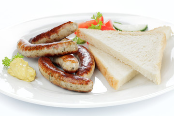 Nürnberger Rostbratwürstchen mit Toastbrot