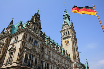 Fototapeta na wymiar City Hall in Hamburg
