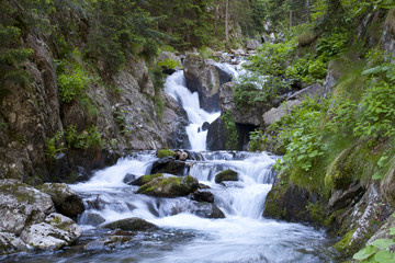 cascata salendo al rifugio Laos