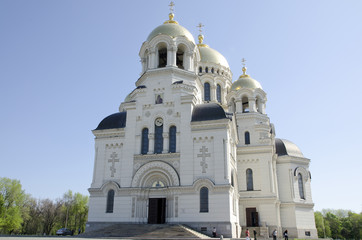 Fototapeta na wymiar Armia Świętego Wniebowstąpienia katedry. Novocherkassk