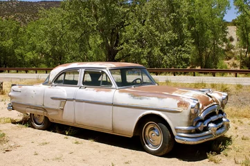 Abwaschbare Fototapete Alte Autos Rostiges amerikanisches Oldtimer-Auto