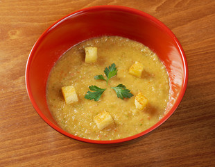gazpacho with garlic croutons