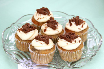 vanille-cupcakes mit schokolade