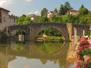 Fototapeta na wymiar Wioska Nerac, Lot-et-Garonne, Akwitania