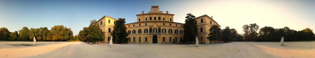 Fototapeta na wymiar Parma, Palazzo Ducale del Giardino