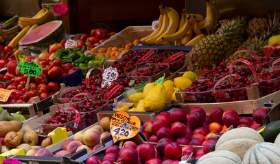 al mercato - frutta e verdura di stagione - obrazy, fototapety, plakaty