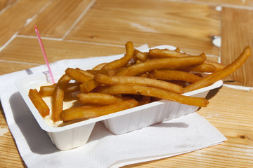 Box with dutch frites