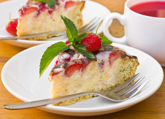 Cheesecake with strawberries