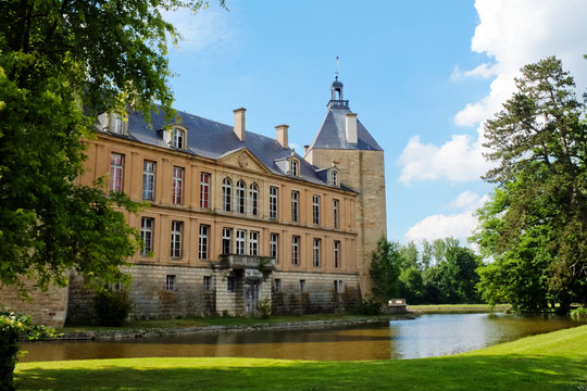 Ch&acirc;teau de Sully