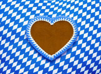 Lebkuchenherz auf Bayrischer Tischdecke