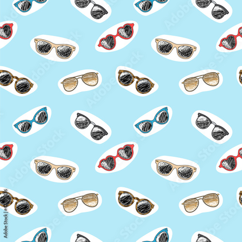 Seamless pattern with retro glasses
