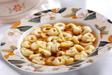 tortellini in brodo - due