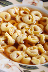 tortellini in brodo - tre