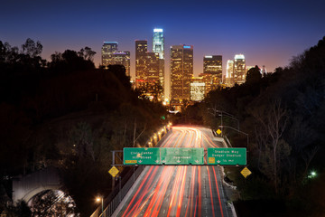 Naklejka premium Lons Angeles city at night