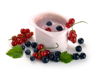 yogurt with berries