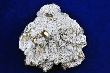 Pyrites quartz druse..