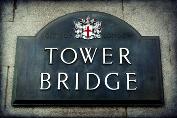Signposting, Tower Bridge, London
