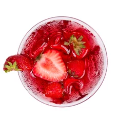 Papier Peint photo Cocktail Cocktail de fraises en vue de dessus, isolé sur fond blanc