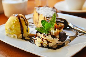 Cheesecake with icecream