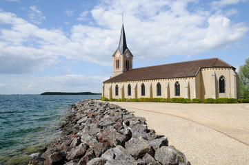 Eglise de Champaubert au bord du lac du Der