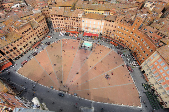 Piazza Del Campo, Siena, Italy