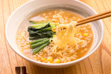 インスタントラーメン