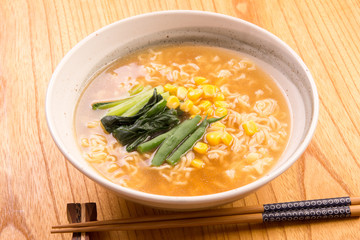 インスタントラーメン