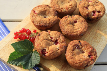 Muffins mit Johannisbeeren