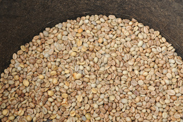 Kaffeebohnen vor dem Rösten