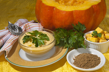 cream of pumpkin and shrimp with nutmeg and parsley