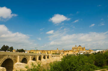 Fototapeta na wymiar 47 - Roman bridge of cordoba leading to Mezquita