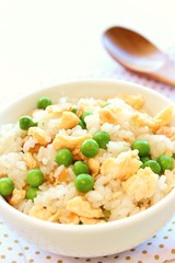 Egg and green-peas fried rice