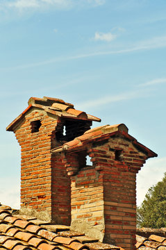 Cortona e la val di Chiana, comignoli di Toscana - Arezzo