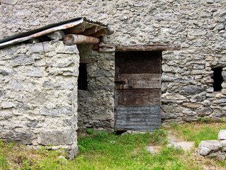 baita in pietra in val di Mello