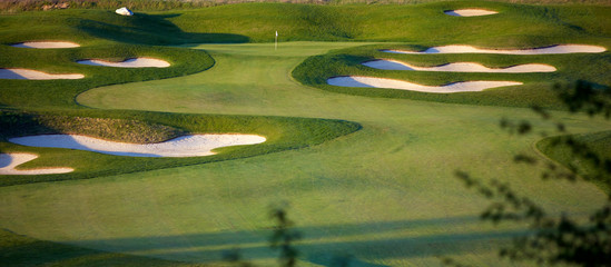 Idyllic Golf Course Hole Scene - obrazy, fototapety, plakaty