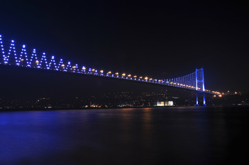 Fototapeta na wymiar İstanbul Boğaziçi Köprüsü Gece