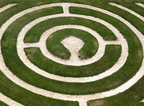 Jard&iacute;n trasero de la Catedral de Chartres. Laberinto / Back garden of the Cathedral of Chartres. Maze. Breta&ntilde;a. Francia