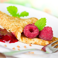 Pfannkuchen mit Himbeeren