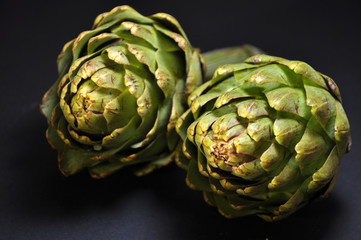 Obraz premium carciofi su sfondo nero