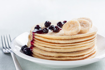 pancakes with blueberries and banana