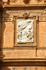 Fototapeta na wymiar Guadix Katedra, religijne płyta z płaskorze¼bą