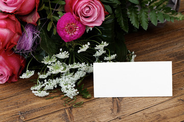 Karte mit Blumenstrauß