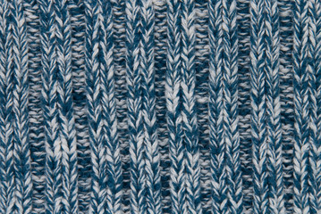 Gestrickter Bund in blau