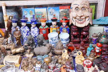 Fototapeta premium Shanghai, Dongtai antique street market