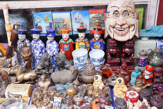 Shanghai, Dongtai antique street market