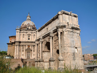 Fototapeta na wymiar Łuk Septymiusza Sewera w Forum Romanum