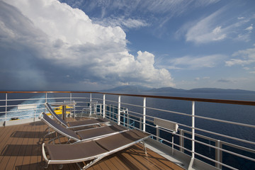 Obraz na płótnie Canvas Deck of a cruise ship